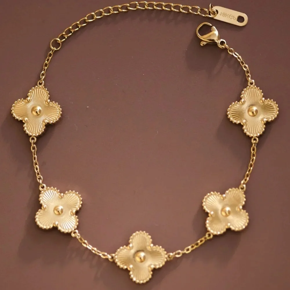 18K Gold Clover Bracelet (7700)